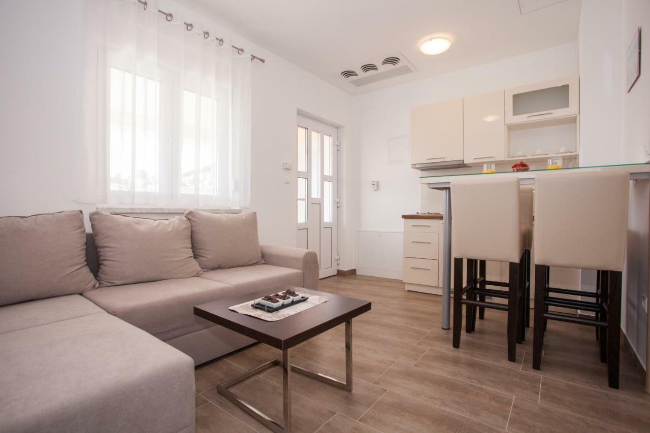 Apartments Mia Baška Voda Pokoj fotografie